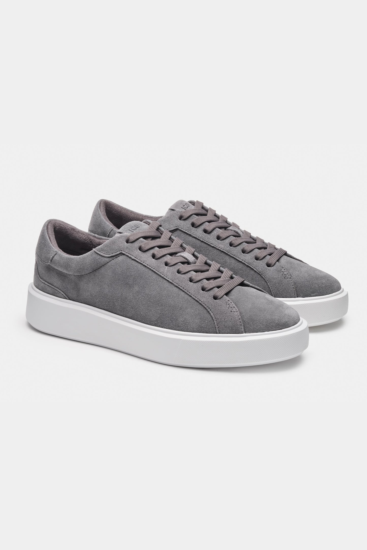 LE CLASSICHE SNEAKERS IN SUEDE