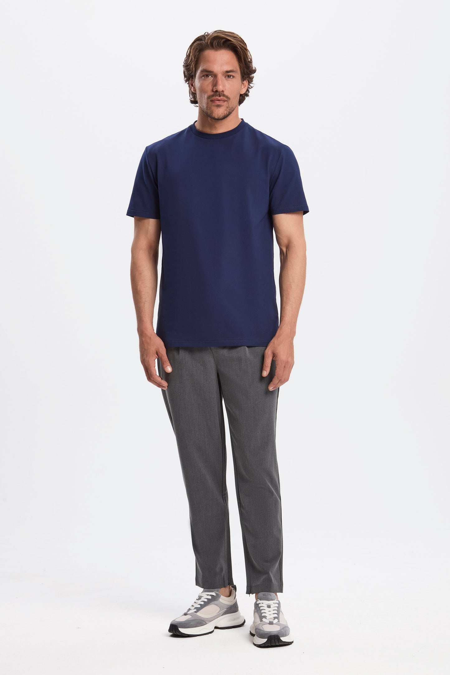 LA CAMISETA REGULAR