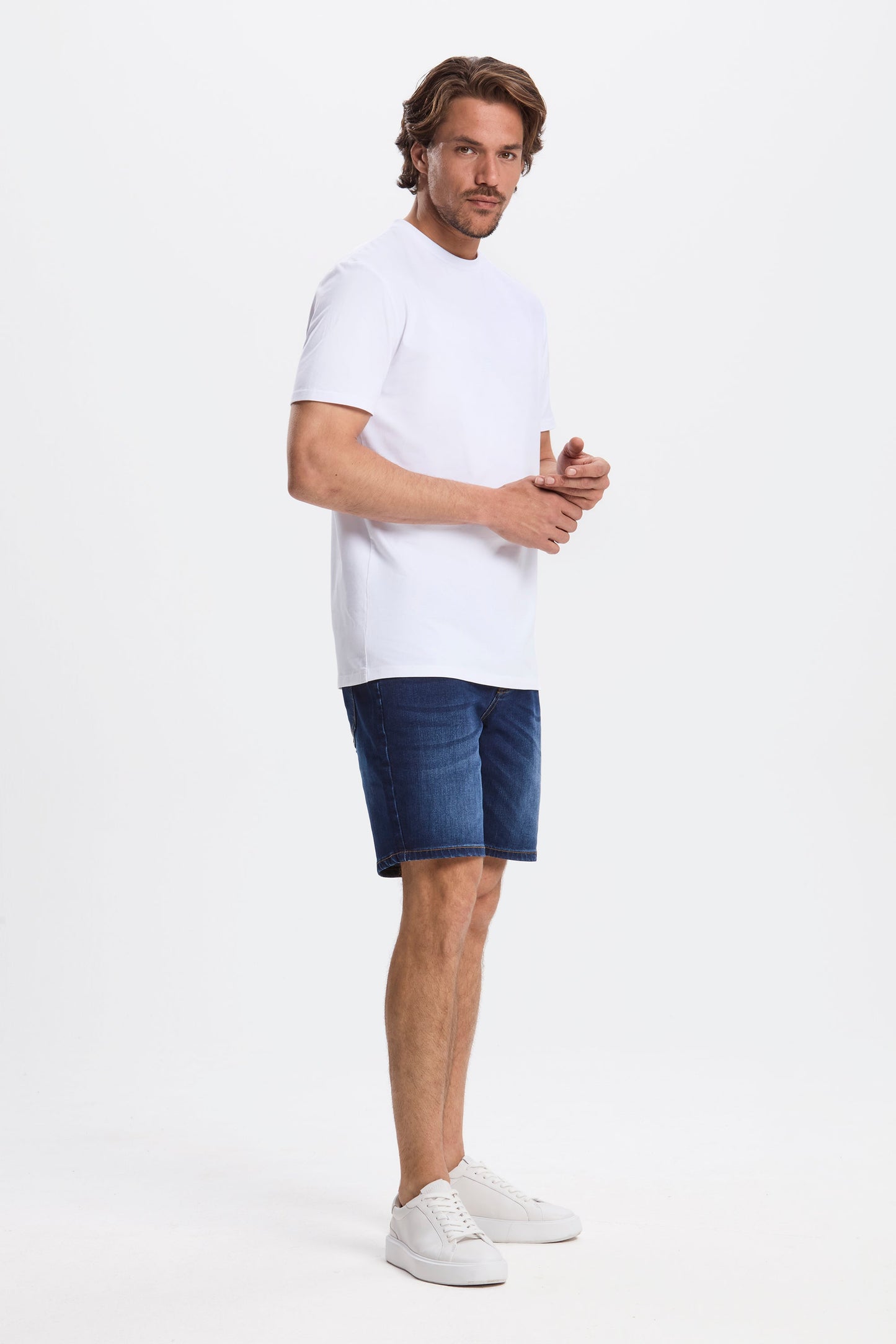 LA CAMISETA REGULAR