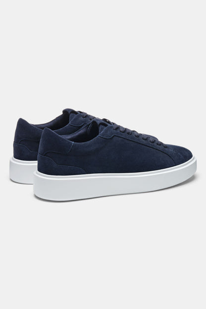 LE CLASSICHE SNEAKERS IN SUEDE