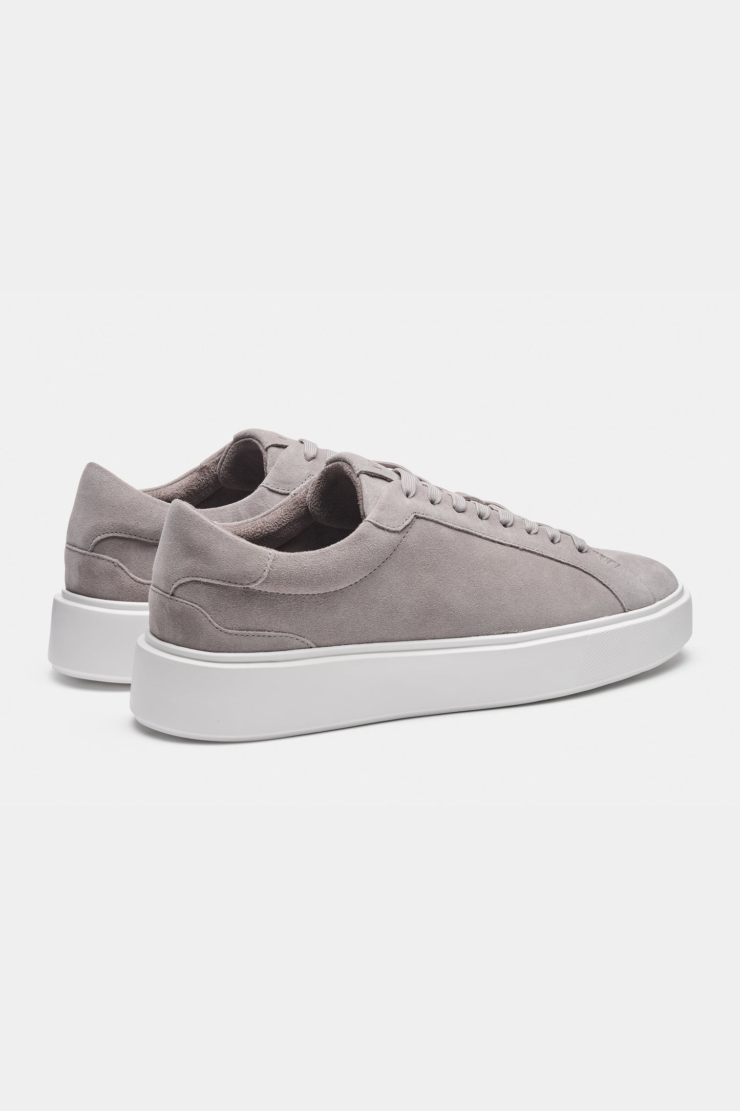 LE CLASSICHE SNEAKERS IN SUEDE