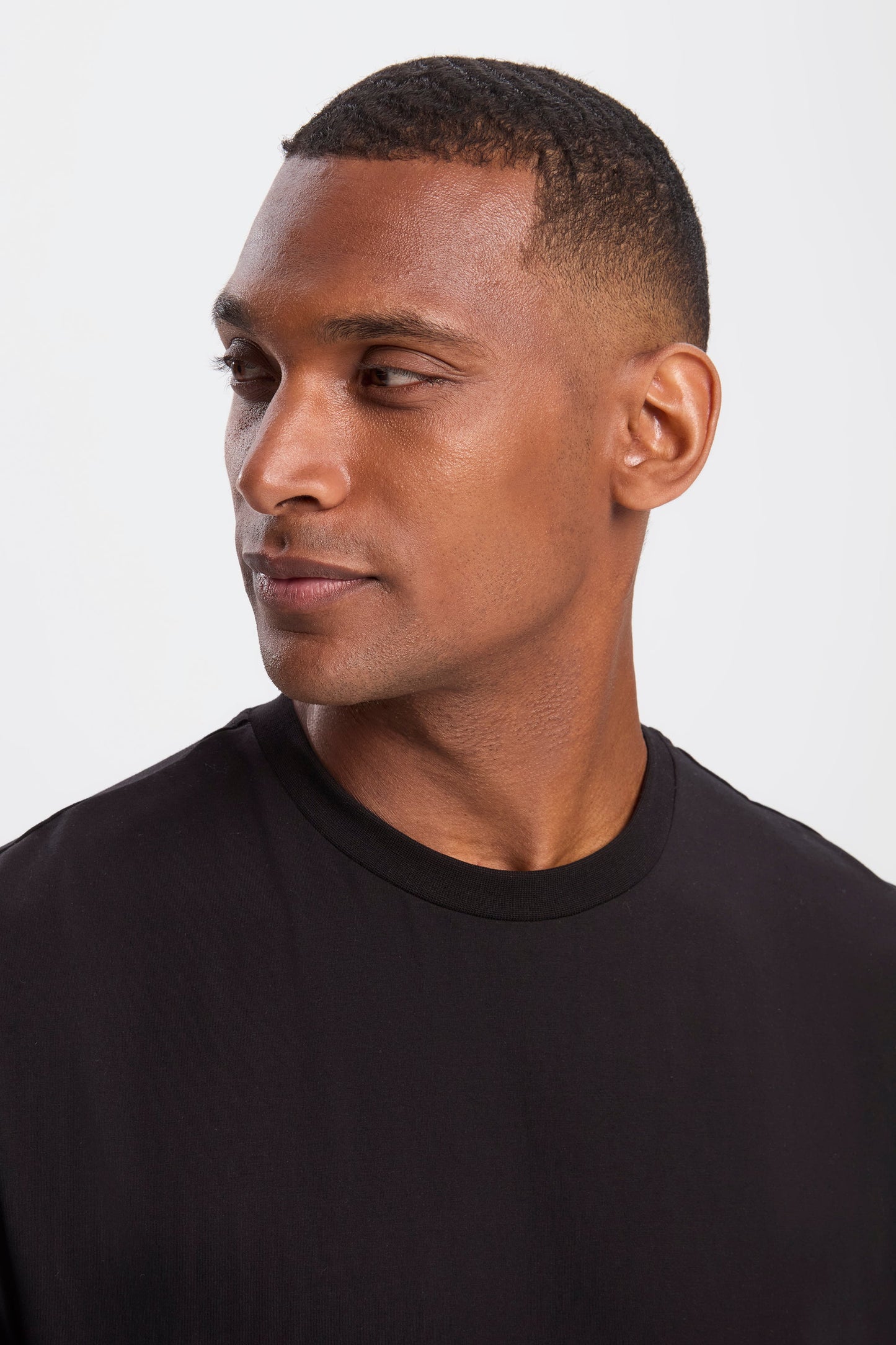LA CAMISETA REGULAR