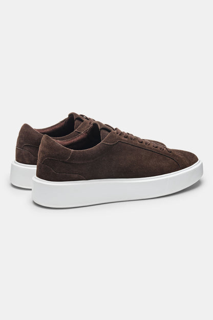 LE CLASSICHE SNEAKERS IN SUEDE