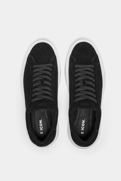LE CLASSICHE SNEAKERS IN SUEDE