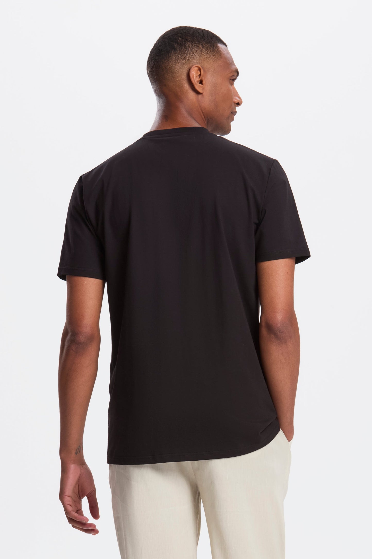 LA CAMISETA REGULAR