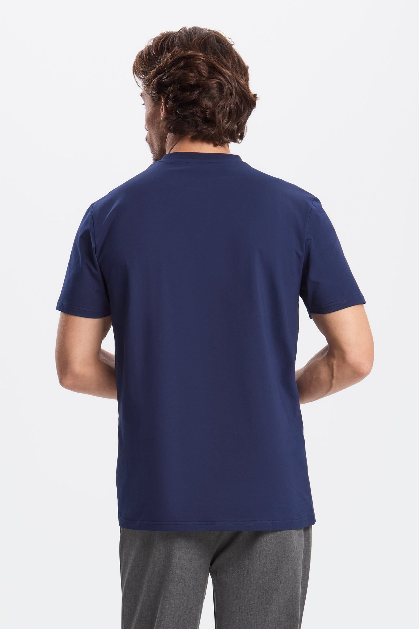 LA CAMISETA REGULAR
