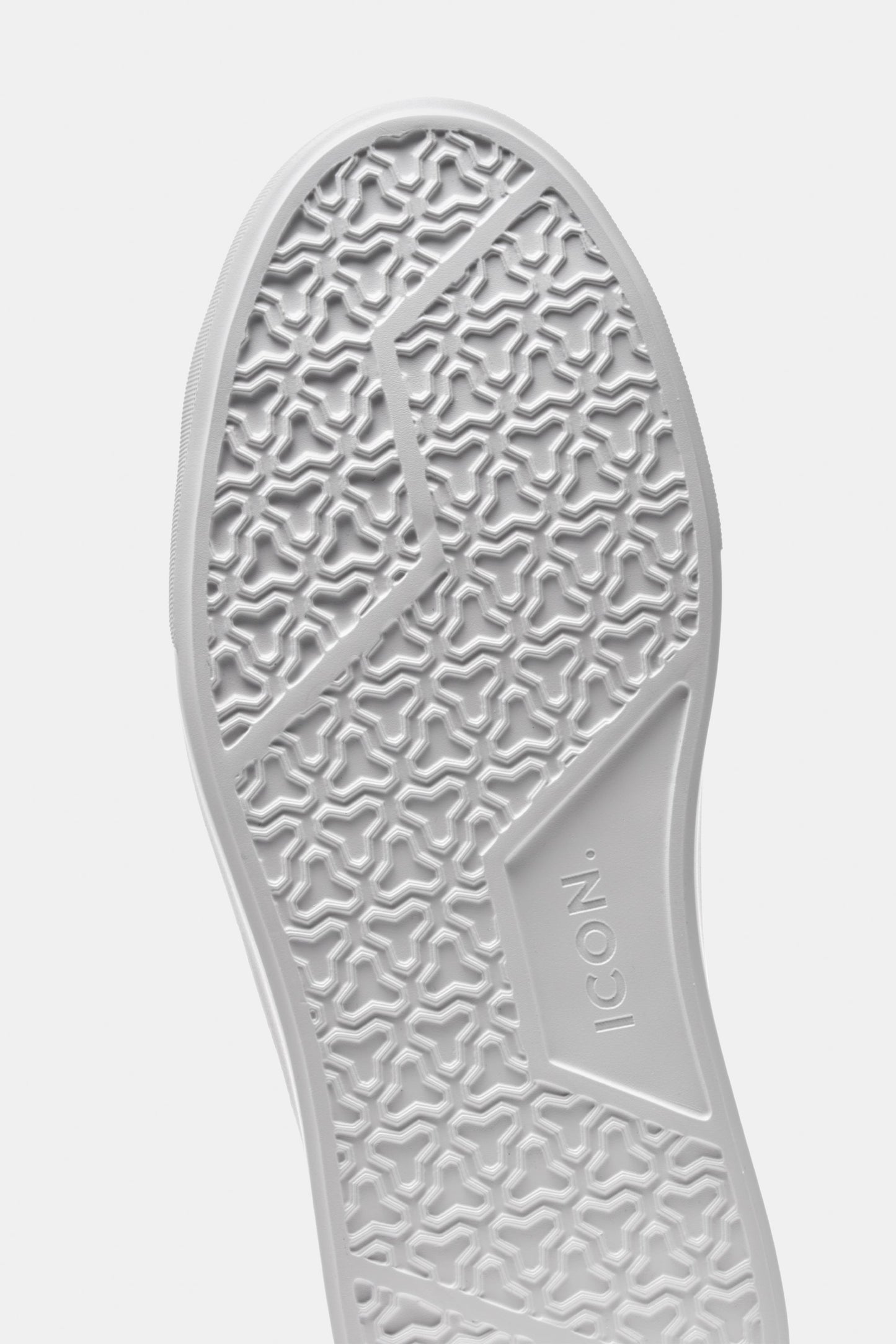 LE CLASSICHE SNEAKERS IN SUEDE