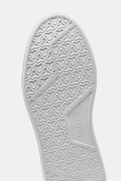 LE CLASSICHE SNEAKERS IN SUEDE